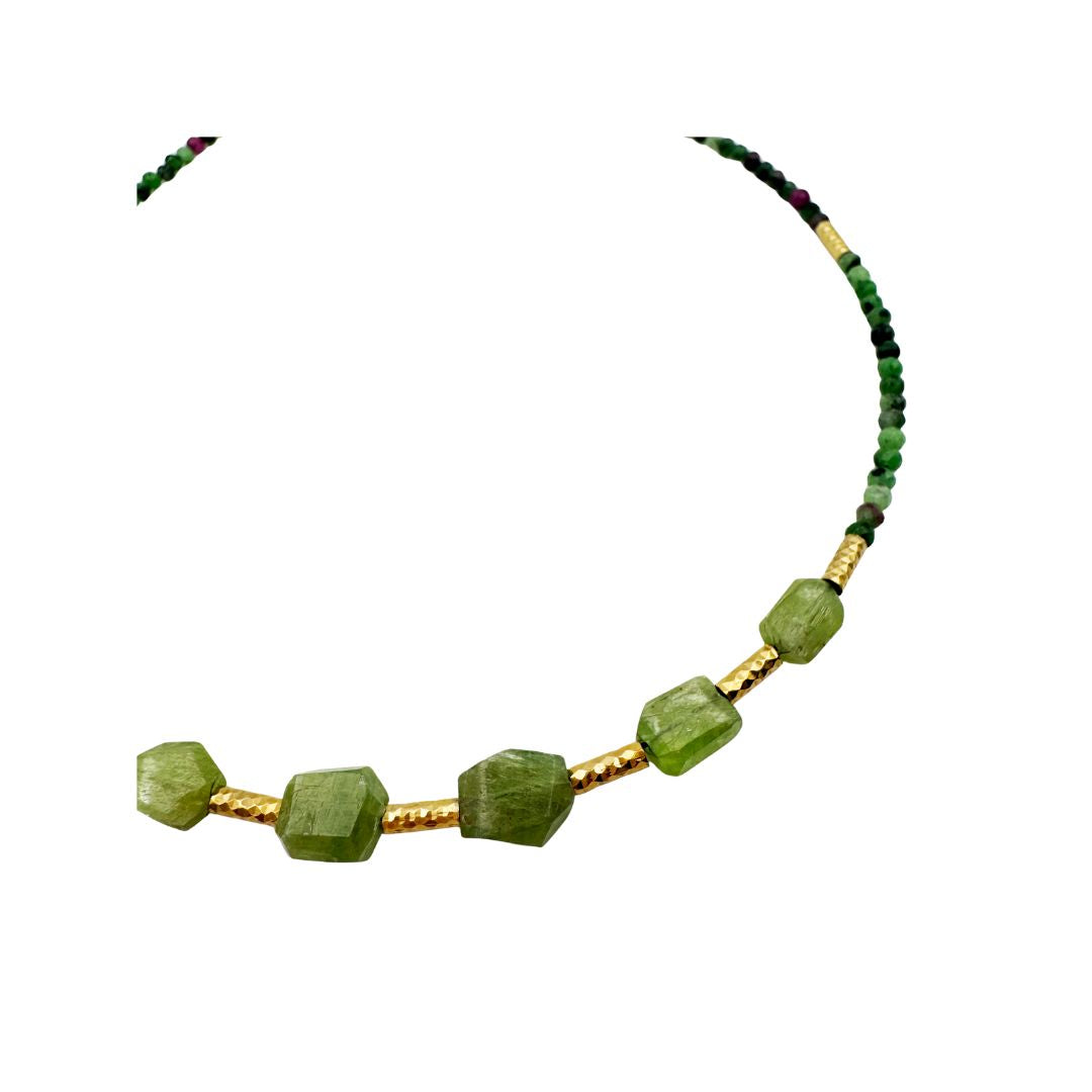 Collier Ras du Cou Élément Emeraude Phrénite