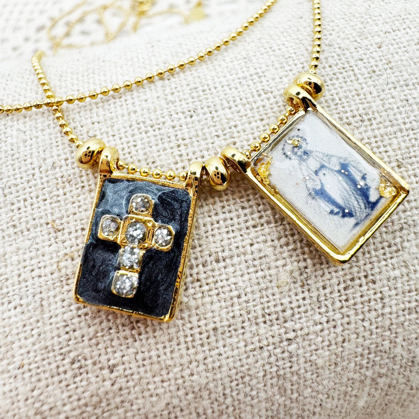 AMULET - Collier scapulaire double Cross