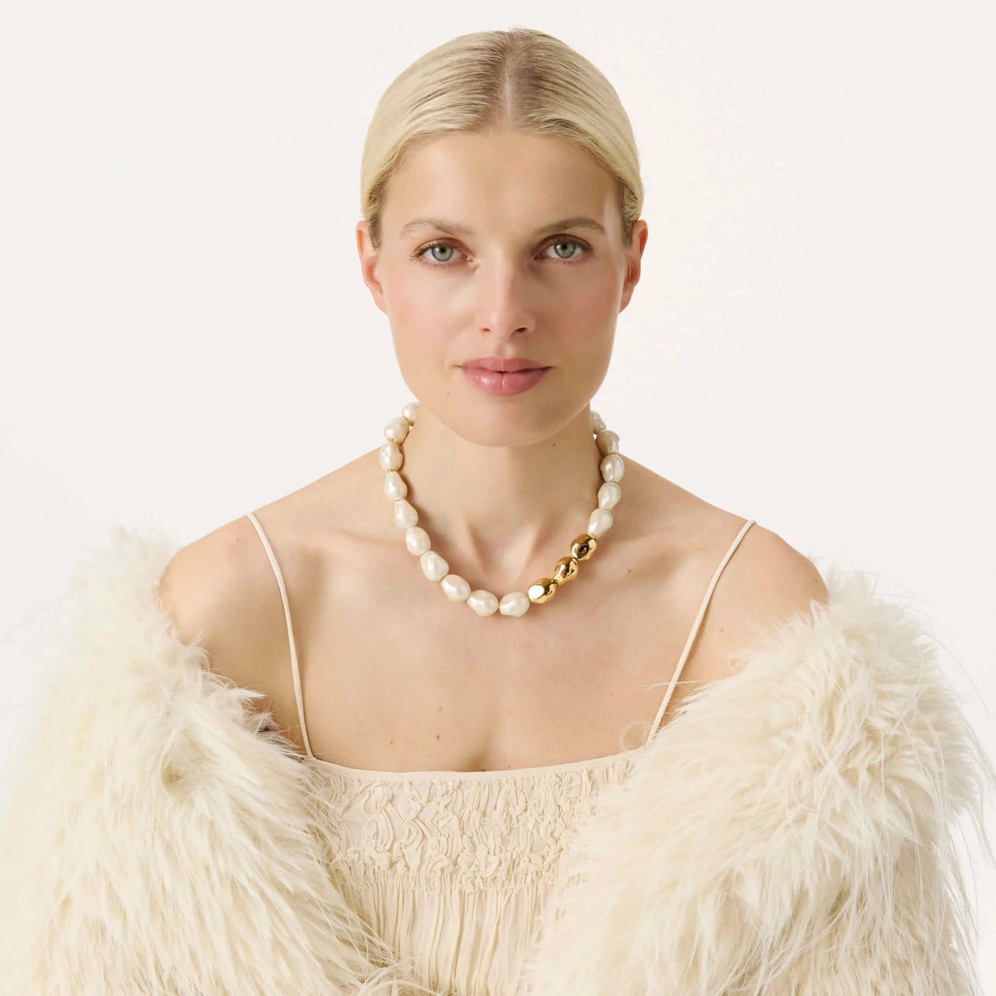 Collier Organic pearl Short With Gold Pearl