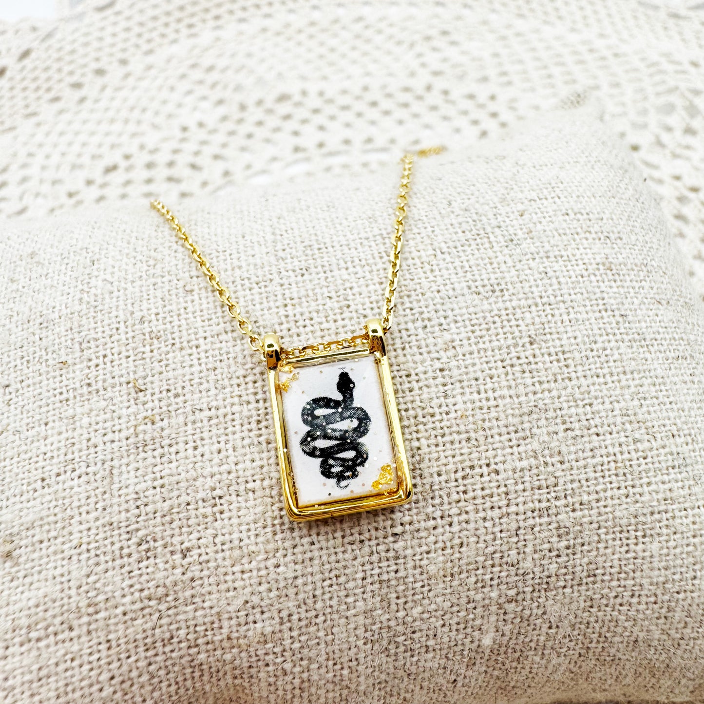 AMULET - Collier scapulaire simple Snake