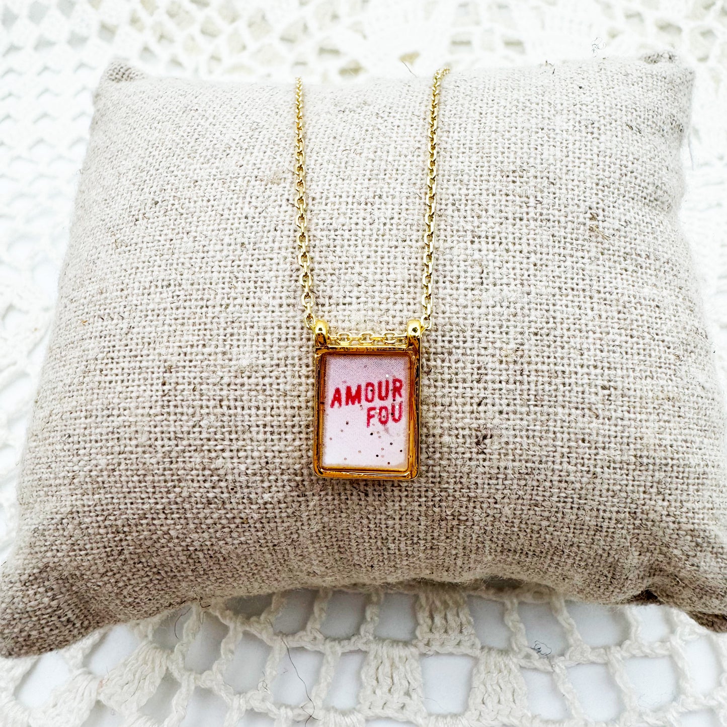 AMULET - Collier scapulaire simple Amour Fou