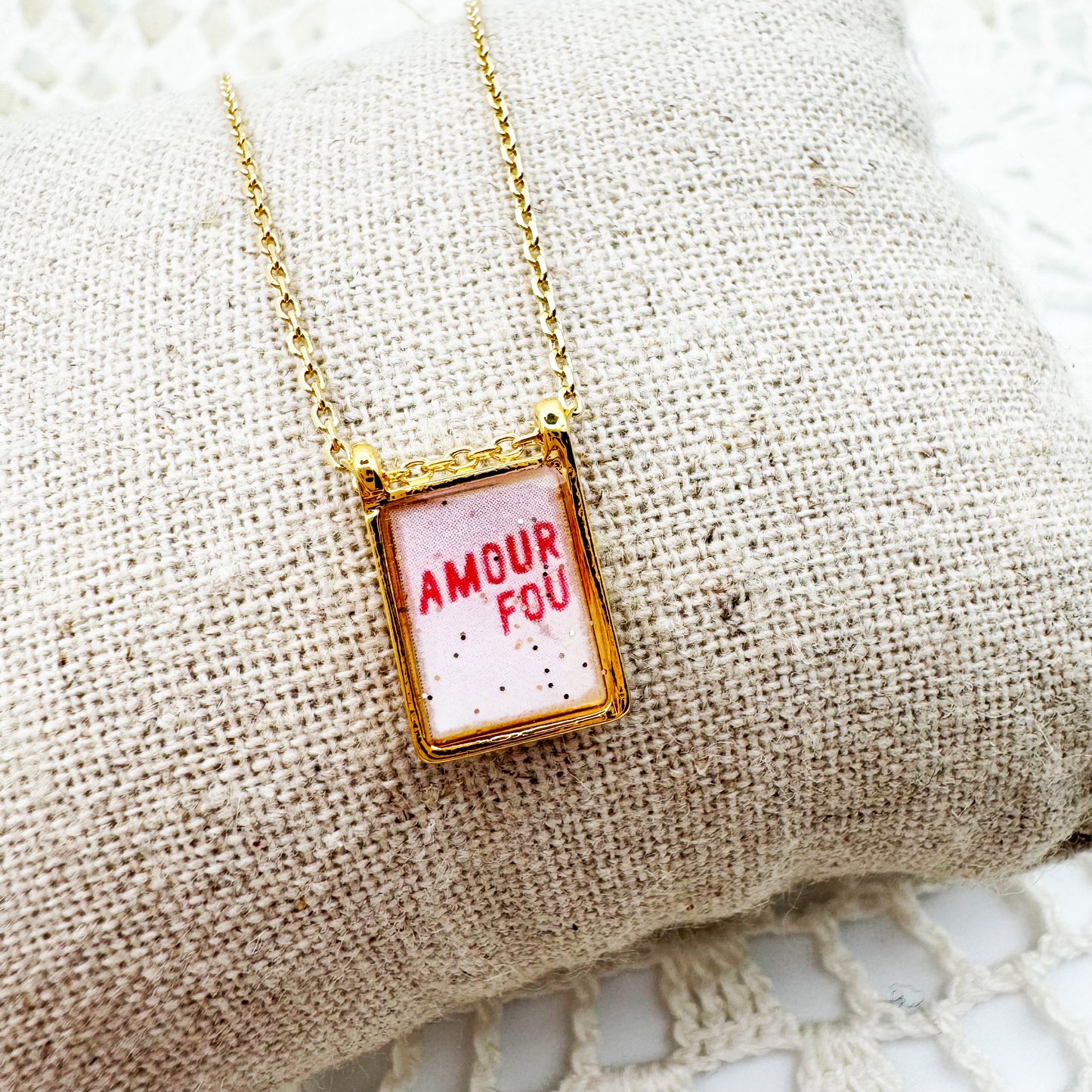 AMULET - Collier scapulaire simple Amour Fou