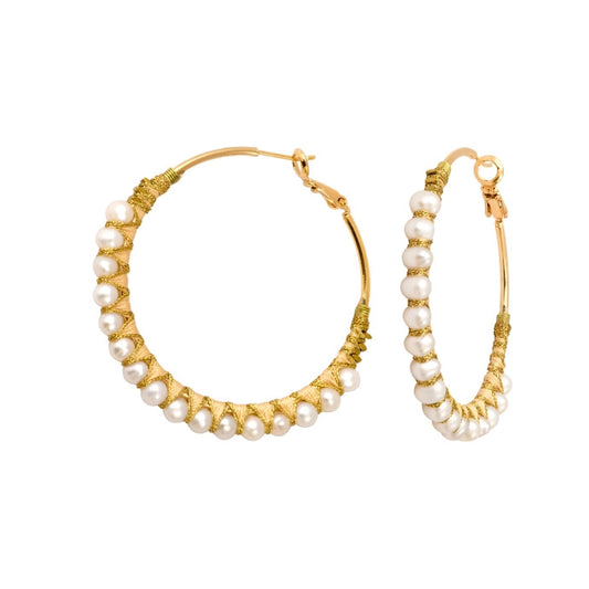 Boucles d'oreilles créoles Panarea tissées de perles de rivière- blanc