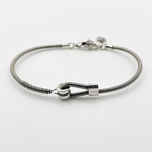 Bracelet corde de basse horizontale