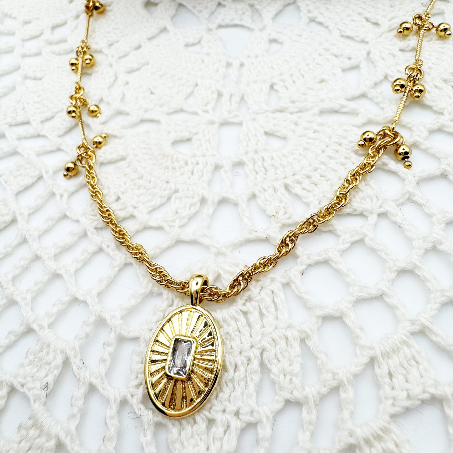 Collier Victoria